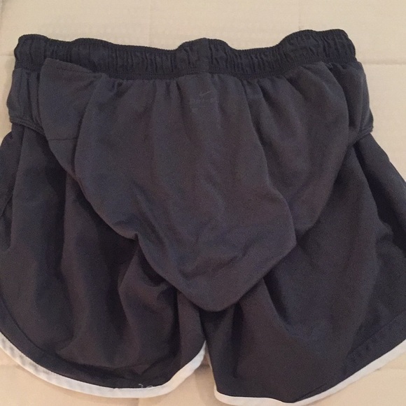 Nike Tempo dri-fit shorts. Dark gray. Size large - Picture 4 of 4